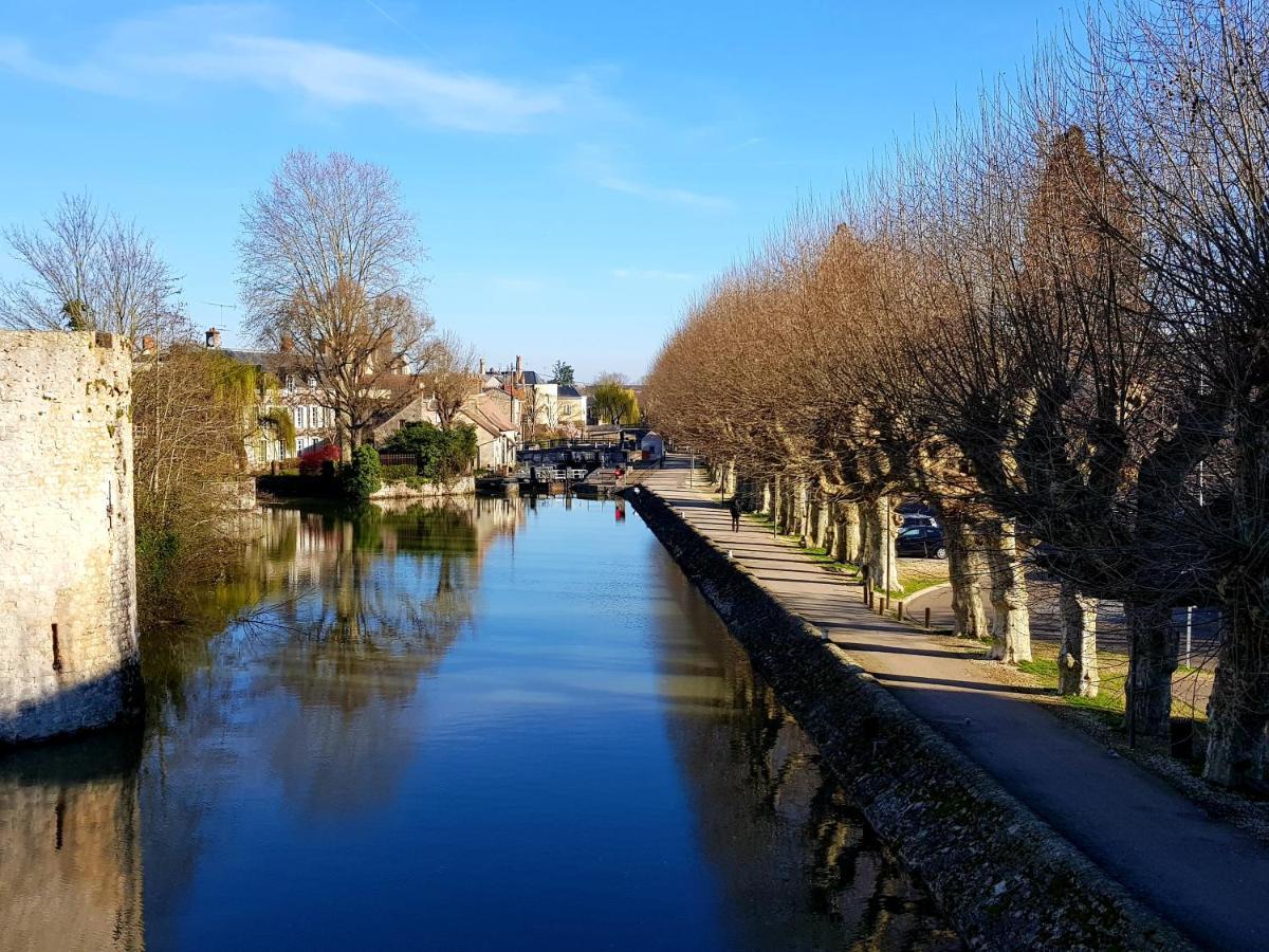 La Maison Virginie Appartements Climatises De 1 A 5 Pers Cosy Hyper Centre Cour Parking Linge Fibre Proximite Port Lac Canal Piscine Montargis Εξωτερικό φωτογραφία