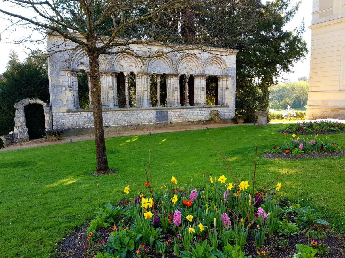 La Maison Virginie Appartements Climatises De 1 A 5 Pers Cosy Hyper Centre Cour Parking Linge Fibre Proximite Port Lac Canal Piscine Montargis Εξωτερικό φωτογραφία