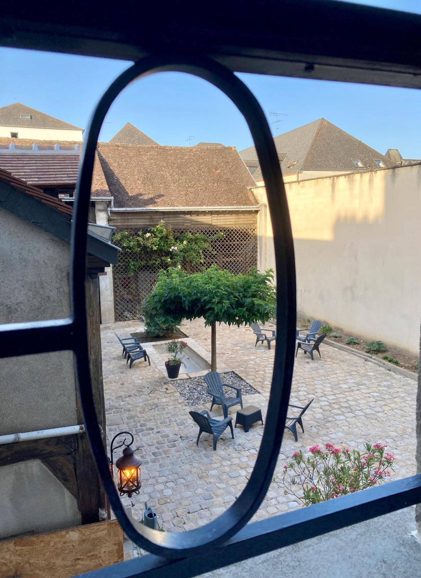 La Maison Virginie Appartements Climatises De 1 A 5 Pers Cosy Hyper Centre Cour Parking Linge Fibre Proximite Port Lac Canal Piscine Montargis Εξωτερικό φωτογραφία