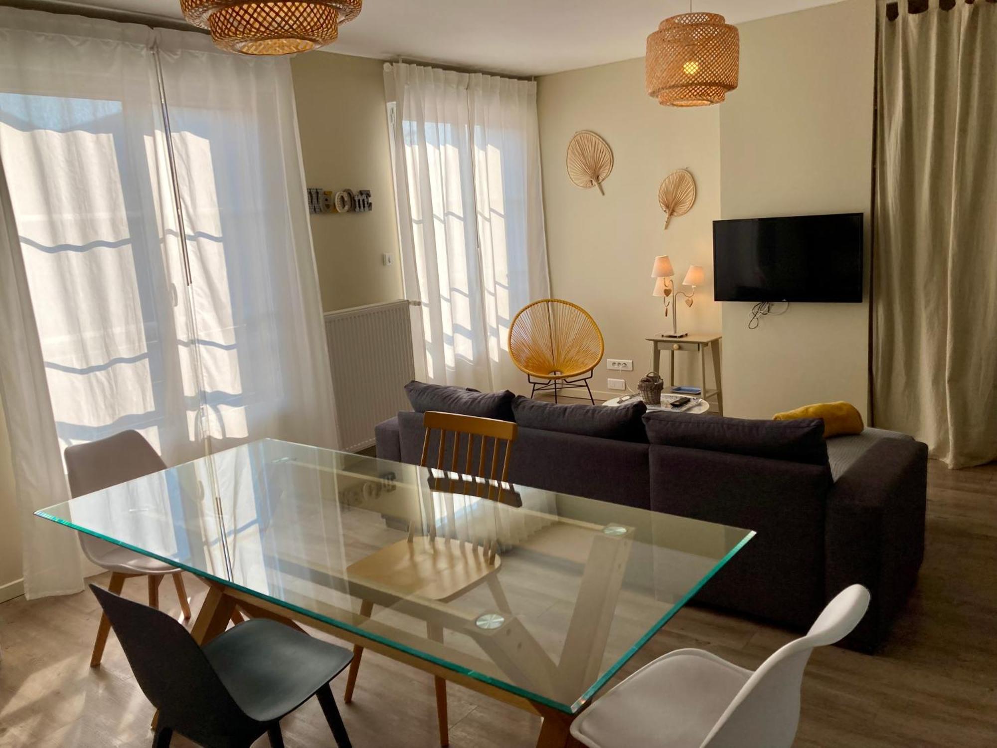 La Maison Virginie Appartements Climatises De 1 A 5 Pers Cosy Hyper Centre Cour Parking Linge Fibre Proximite Port Lac Canal Piscine Montargis Εξωτερικό φωτογραφία