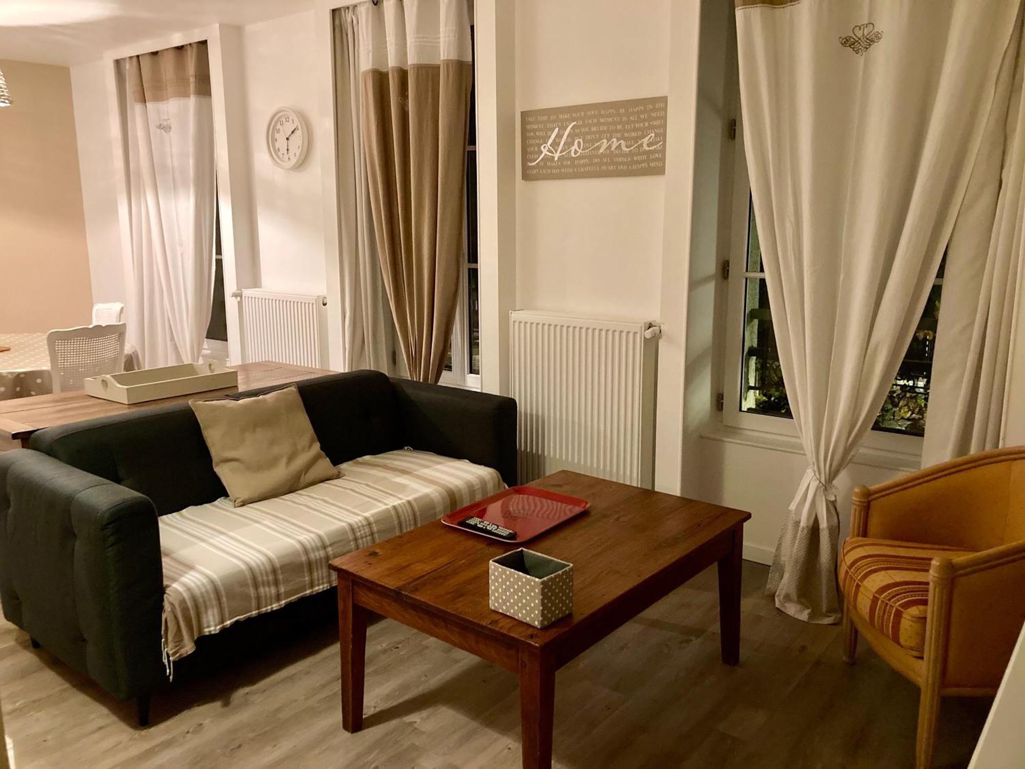 La Maison Virginie Appartements Climatises De 1 A 5 Pers Cosy Hyper Centre Cour Parking Linge Fibre Proximite Port Lac Canal Piscine Montargis Εξωτερικό φωτογραφία